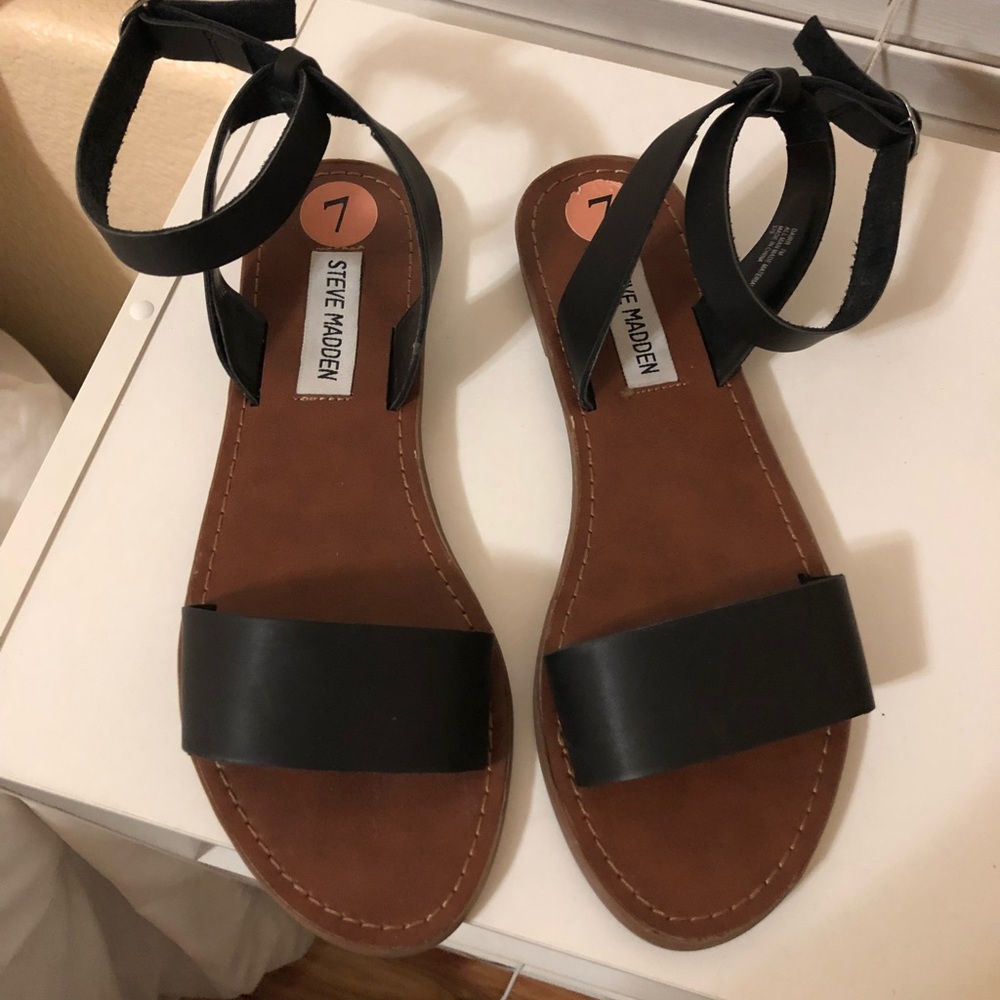 STEVE MADDEN SANDALS